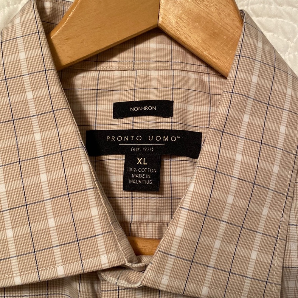 Pronto Uomo NWOT never worn XL button down shirt. Super Nice
